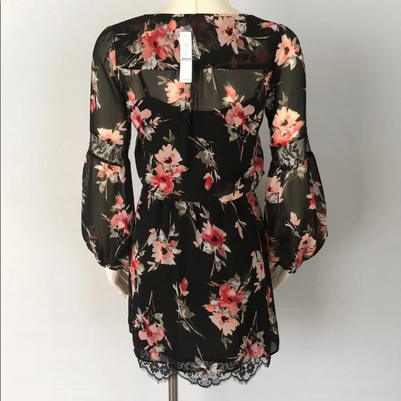 NWT WHBM Romantic Floral Print Dress.. Size 0 - Picture 8 of 15